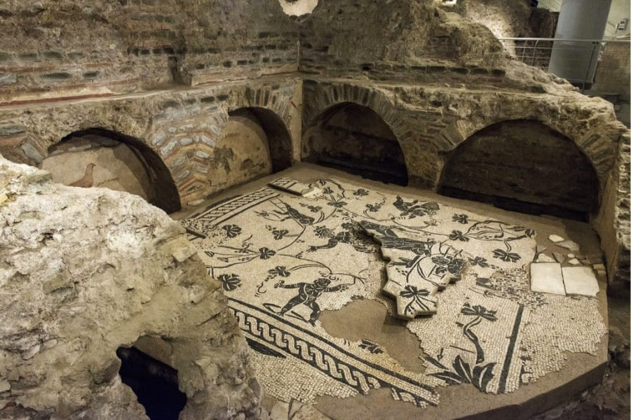 Vatican Necropolis tombs
